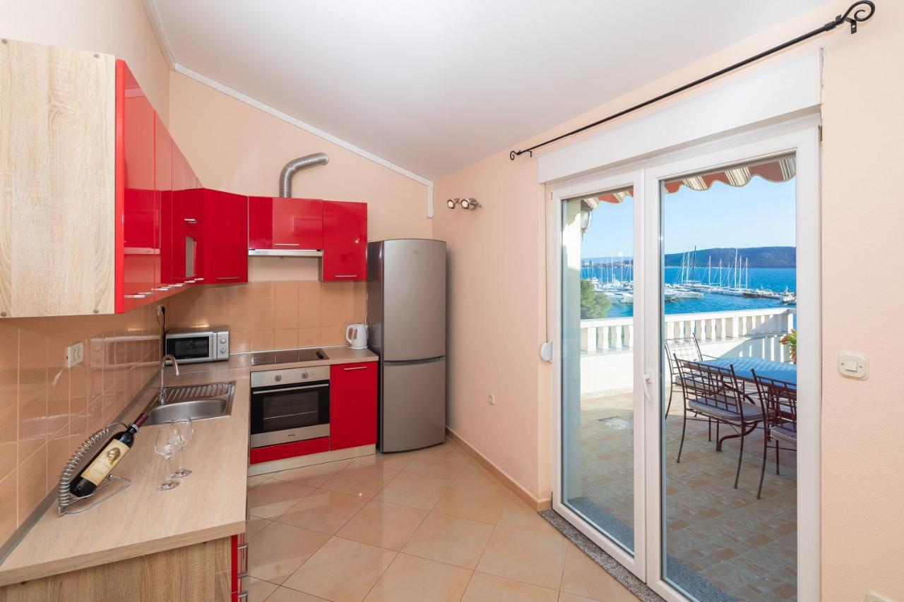 Xxl Luxury Apartments Beach Marina Resort Kastela Bagian luar foto