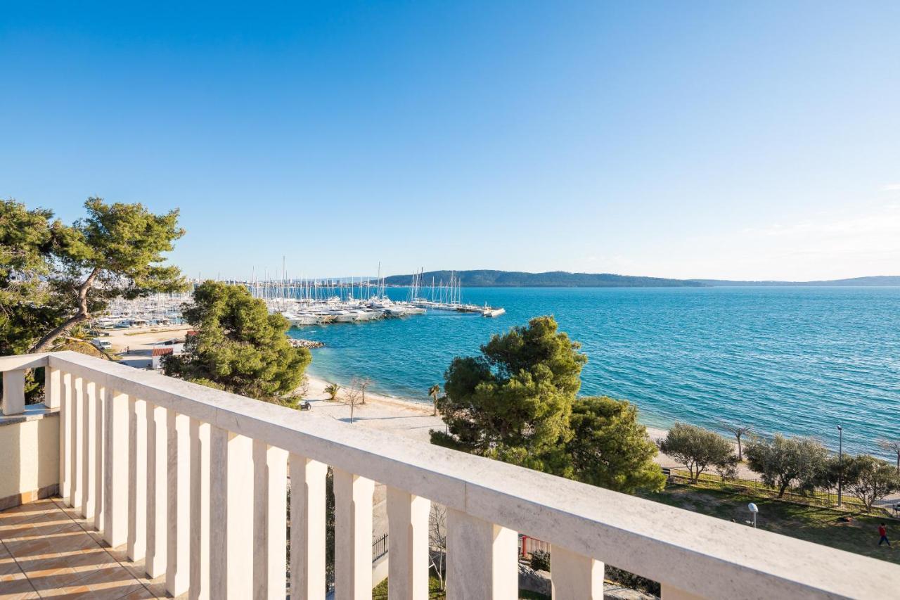 Xxl Luxury Apartments Beach Marina Resort Kastela Bagian luar foto